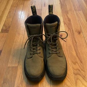 DC. MARTENS CREWSON NUBUCK LEATHER EVERYDAY BOOTS - Olive